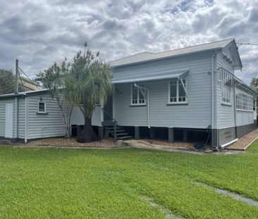 Grand Queenslander in the Heart of Cooroy - Photo 4