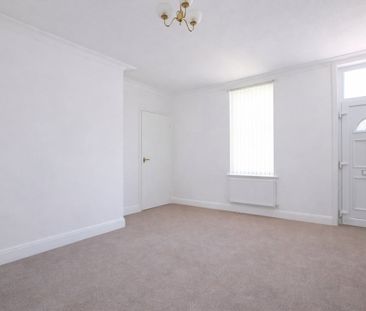 2 Bed Terraced House, Claremont Place, LS12 - Photo 1