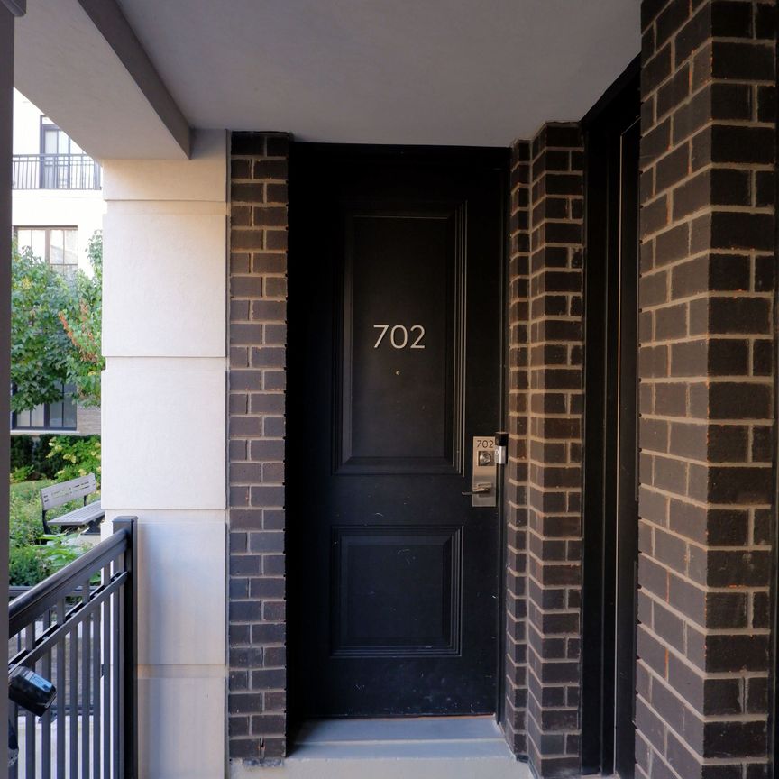 For Lease - 665 Cricklewood Drive Unit# 702, Mississauga, Ontario - Photo 1