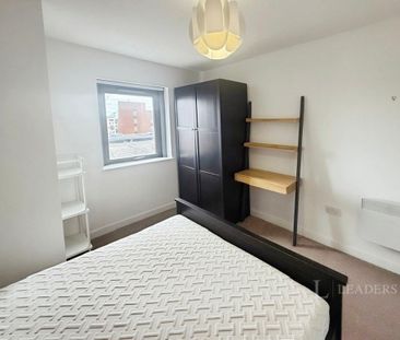 2 bedroom flat to rent - Photo 5