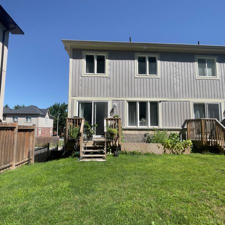 For Lease - 131 Franks Way, Barrie, Ontario - Photo 4