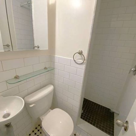 496 MONTROSE AVE. UNIT 26 - Studio/1Bath, Steps from TTC, *UTLS FREE* - Photo 4