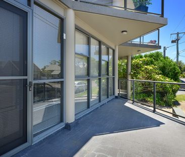 This immaculately presented one-bedroom apartment style property is... - Photo 2