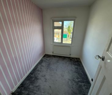 Woodstock Avenue, Romford, RM3 9NF - Photo 3