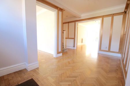 5 bedroom detached house to rent - Photo 4