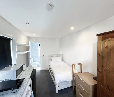 Studio to rent - Photo 2