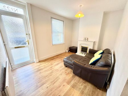 2 bedroom terraced house to rent - Photo 2