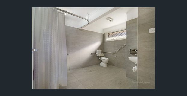 THREE ROOMS AVAILABLE - INTERNET & BILLS INCLUDED - Photo 1