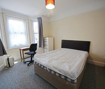 4 bedroom detached house to rent - Photo 3