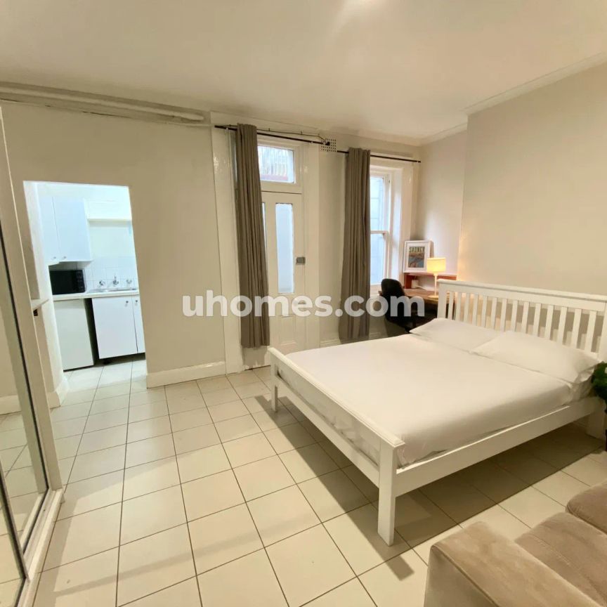 Room 1 #147 - Photo 2