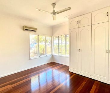 Charming Family Home with Spacious Living and Outdoor Entertaining ... - Photo 2