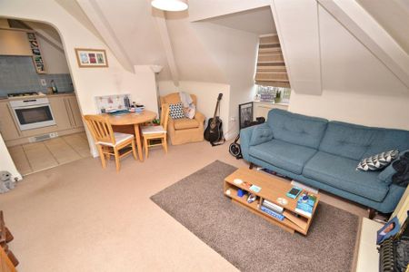 2 bedroom flat to rent - Photo 5