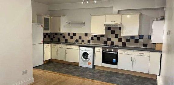 Collier Row Road, Romford, RM5 - Photo 2