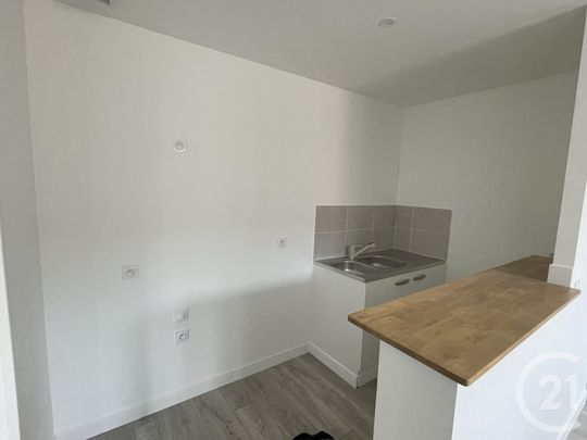 Location Appartement 2 pièces 29m² CAUDEBEC LES ELBEUF 76320 - Photo 1