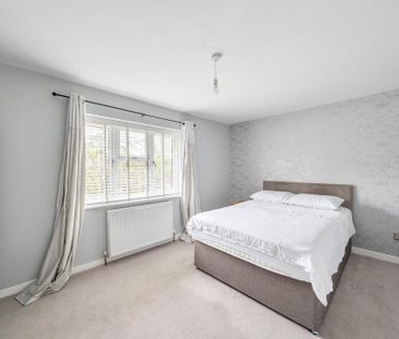 4 bedroom link detached house to rent - Photo 5