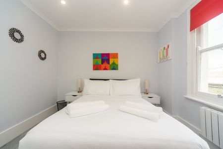 2 Bed Flat, Edgeley Road, SW4 - Photo 2