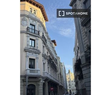2 room luxury Flat for rent in Madrid, Spain - Photo 2