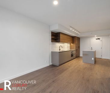 Condo in Surrey, BC - Photo 5