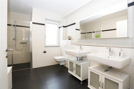 Moderne Wohnung mit Einbauküche und Aufzug im 2. OG, fußläufig zum ICE-Bahnhof - Foto 3