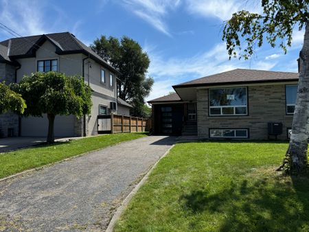 For Lease - 221 Acton Avenue, Toronto, Ontario - Photo 5