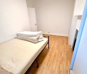4 Bed Terraced House, Lower Addiscombe Road, CR0 - Photo 5