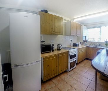 Room in a Shared House, Marlborough Avenue, E8 - Photo 5