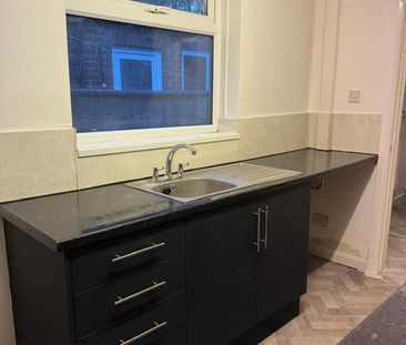 2 bed Terraced in Silkstone Street St Helens, St Helens, WA10 4PB - Photo 5