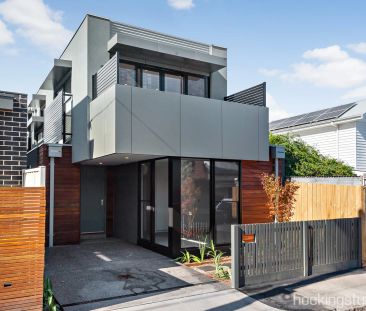 Modern townhouse with open plan living. - Photo 6