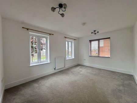 4 bedroom detached house to rent - Photo 2