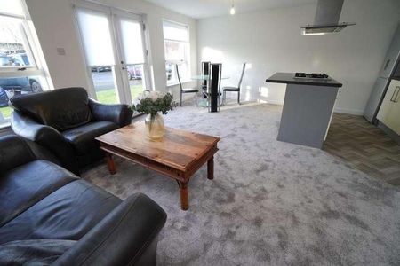 Strathblane Gardens, Glasgow, G13 - Photo 2