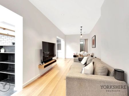 “Striking Single Front” - Photo 2