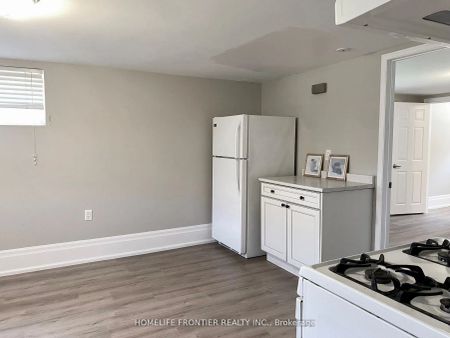 63 Lockerbie Avenue #C - Photo 5