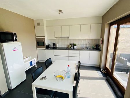 Woning met 3 slaapkamers, garage en tuin - Photo 5