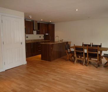 3 bedroom apartment to rent - Photo 3