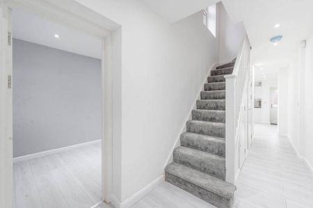 5 bedroom semi-detached house to rent - Photo 5