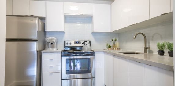 Studio *Special Offer Available* - Photo 2