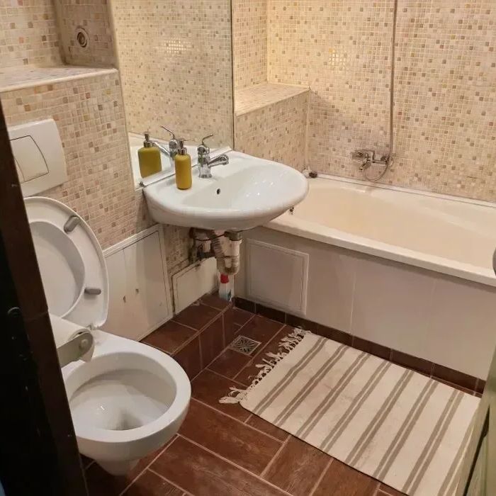 PROPRIETAR,ofer spre inchiriere, apartament cu 2 camere,decomandat,54 mp,Calea Calarasi,vis a vis,de Facultatea Hyperion - Photo 1