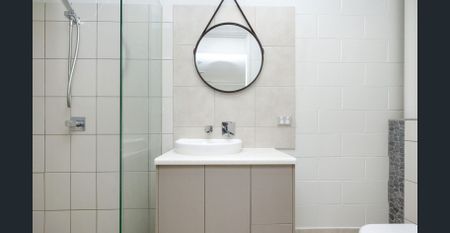 Stylish 1-Bedroom Unit in Prime Hyde Park Location - Photo 4