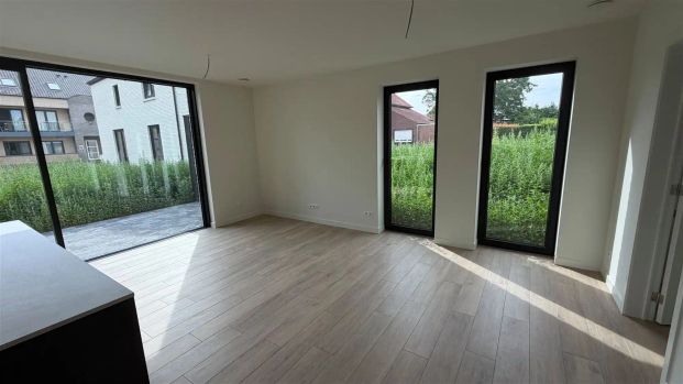 Nieuwbouwwoning met 3 slaapkamers in Voorshoven - Photo 1