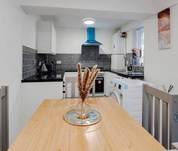 5 bedroom terraced house to rent - Photo 3