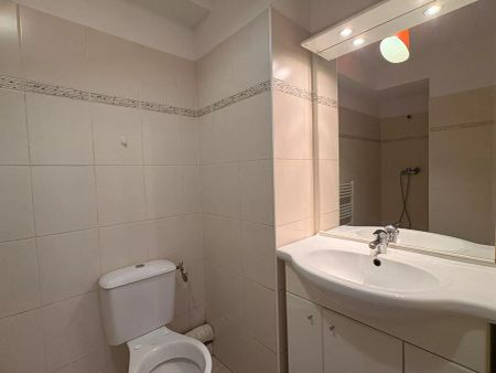 A louer studio dans résidence sécurisée avec box - Photo 5