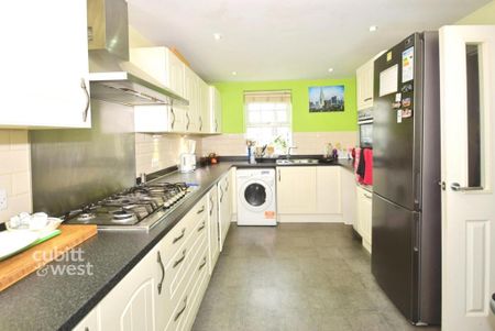 1 bedroom in a house share to rent - Photo 5