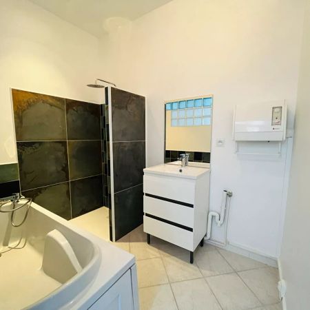 A LOUER APPARTEMENT EN RDC PROCHE CENTRE VILLE DE ST QUENTIN 02100 - Photo 3