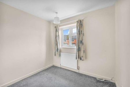 South Lawn, Witney, OX28 - Photo 4