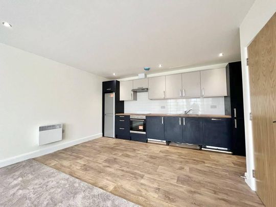 3 bedroom flat to rent - Photo 1