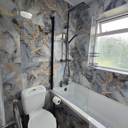 3 Bed Semi-Detached House, Manchester, M11 - Photo 4