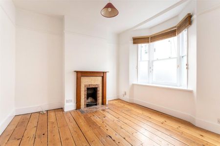 3 bedroom terraced house to rent - Photo 3