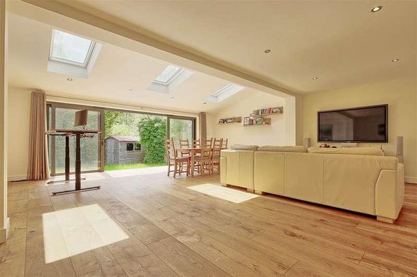 Camside, Cambridge, CB4 - Photo 1