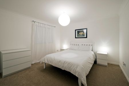 1 Bed Flat, North Werber Place, EH4 - Photo 2