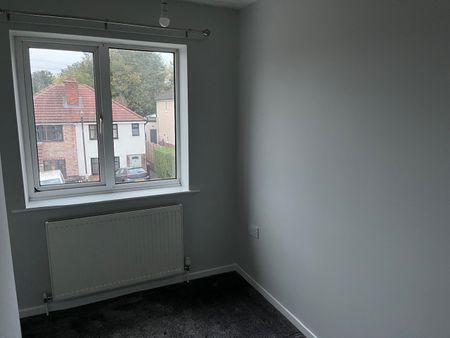 3 Bed Semi-Detached House, Hallowes Rise, S18 - Photo 3